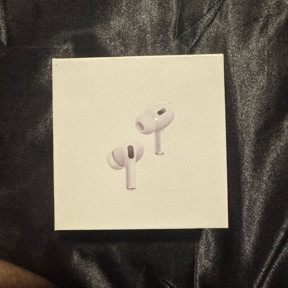 Apple White Earbud Headphones